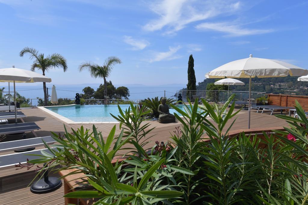 Les Lauriers Roses Aparthotel Le Le Rayol-Canadel-sur-Mer Exterior foto